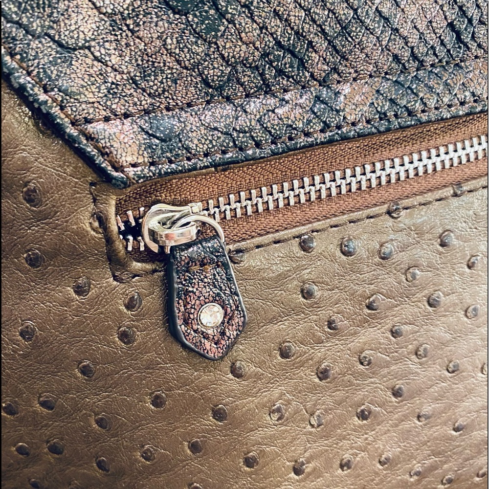 🌟HP🌟EUC Blue Elegance Studded Chrystal Taupe Faux Ostrich Shoulder Bag - Picture 13 of 16